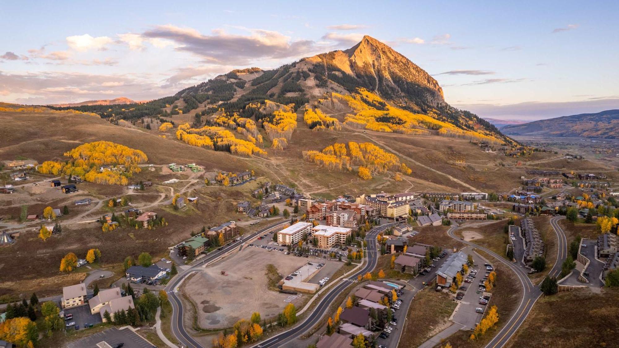 Studio 211 - Perfect Location With Pool And Hot Tub Crested Butte Exterior foto